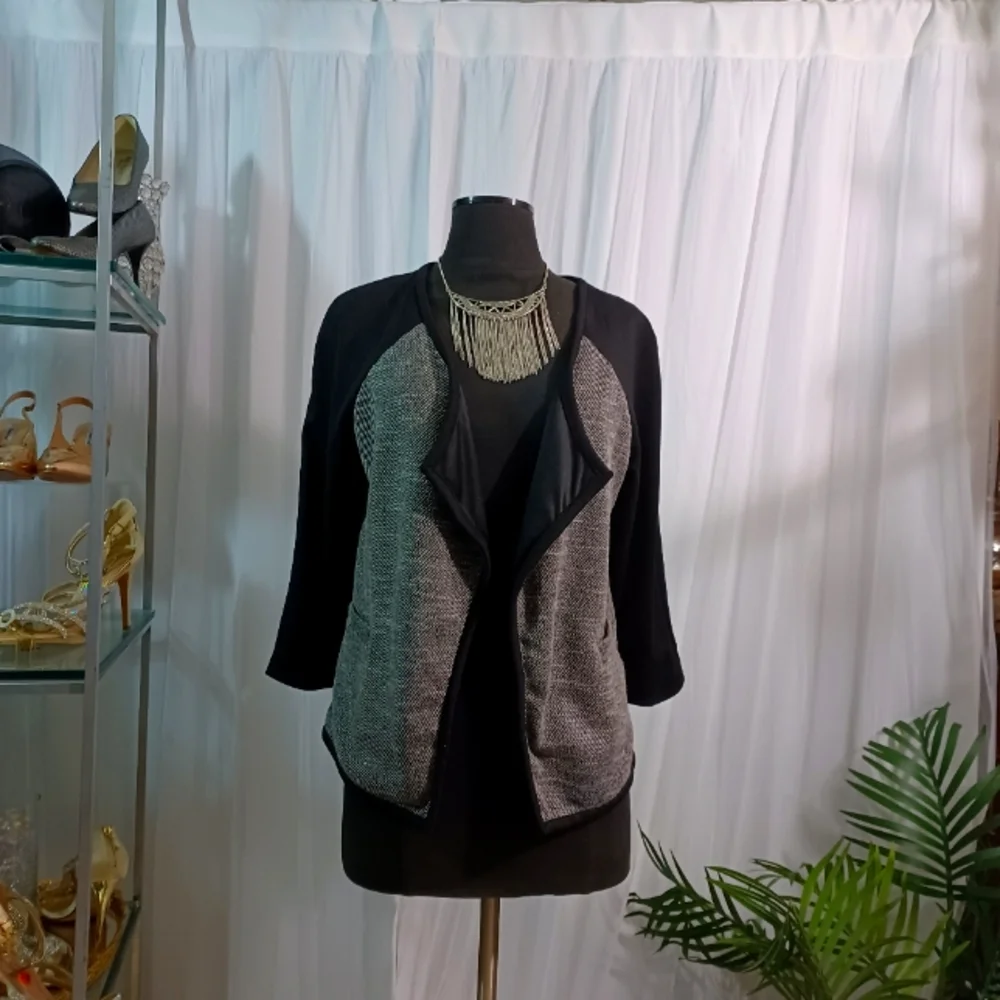 Dana Buchman, Sleek Open Front, Black & White Jacket/Blazer Size: 10